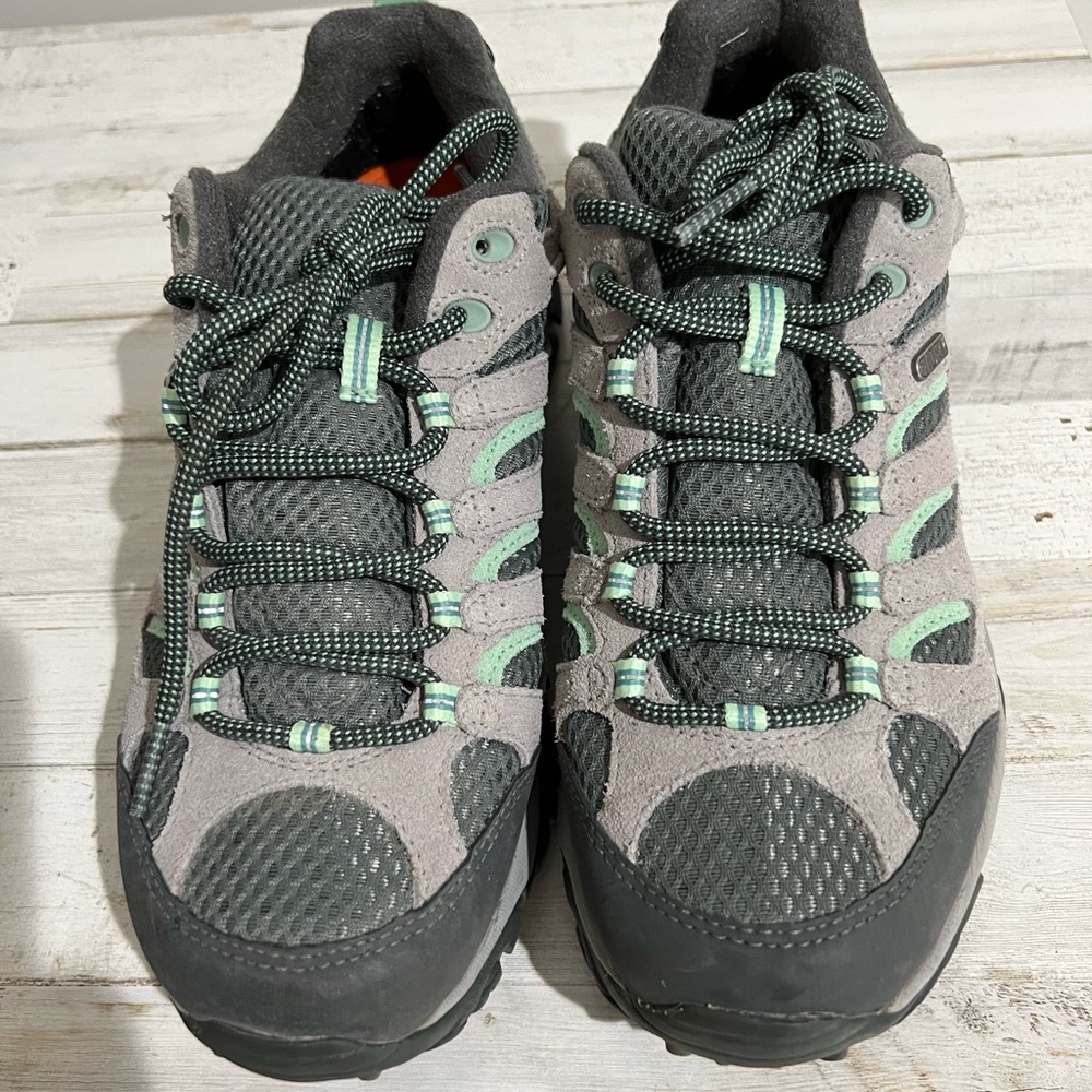 Merrill Hiking Shoes